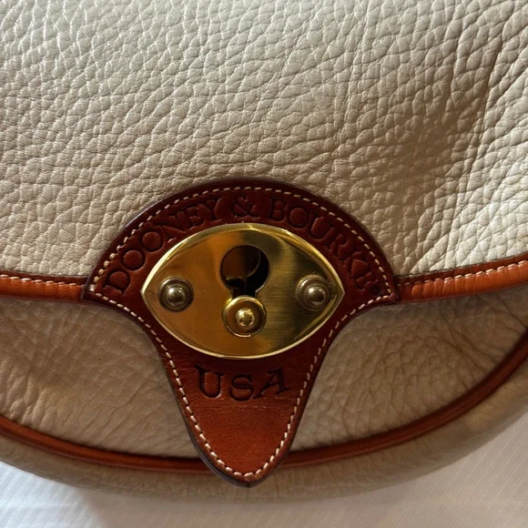 Dooney and Bourke AWL Cream Brown Leather Bag vintage the Calvary trooper 1980’s - Picture 14 of 15